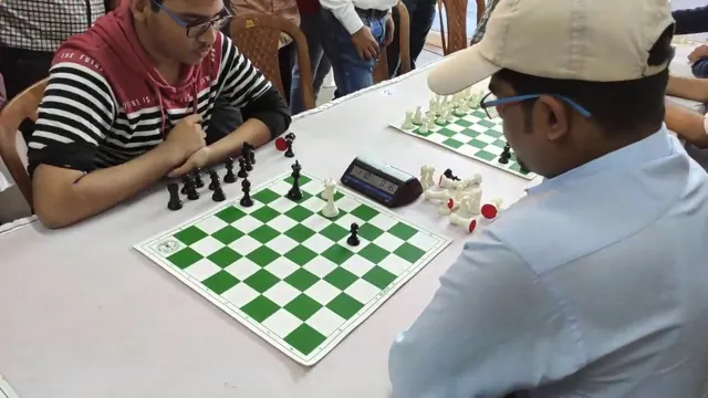 how to win pawn and king vs king