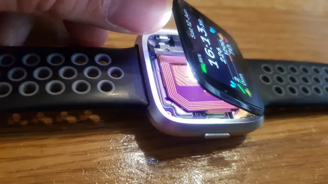 why is my fitbit versa 2 screen glitching